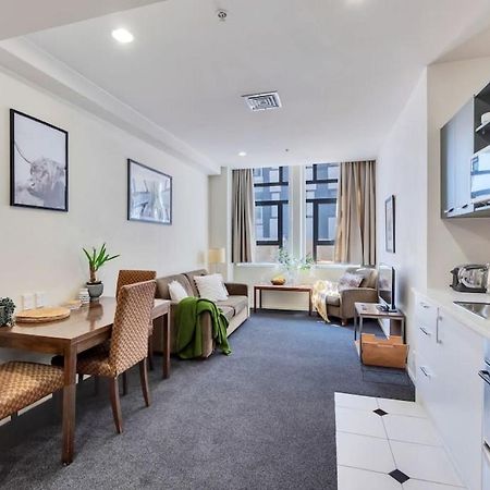Urban Deco Apartment On Queen Street Auckland Eksteriør billede