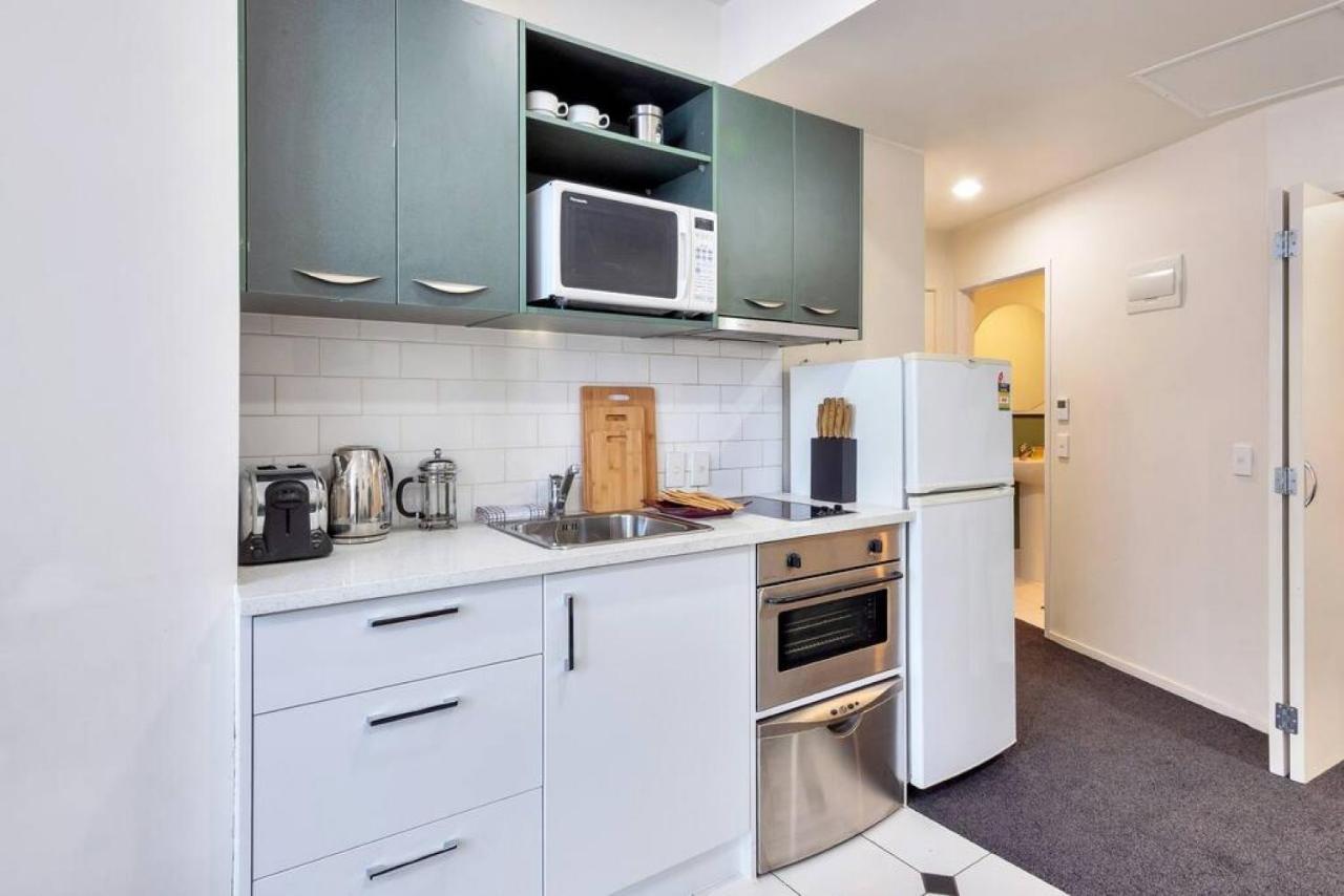 Urban Deco Apartment On Queen Street Auckland Eksteriør billede